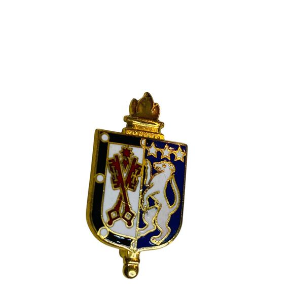 3rd Infantry Division Crest Pin Unit Insignia Badge USA Military Vintage - Picture 4 of 5